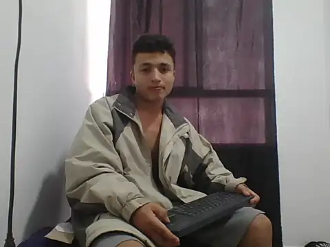 Snapshot of yissus_20_ chatting on 10-17-25, 08:44 yissus 20 online show from 10-17-25, 08:44