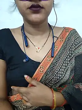 Snapshot of BEAUTY_QUE chatting on 10-22-25, 11:32 BEAUTY QUE online show from 10-22-25, 11:32