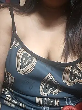 Snapshot of your-cute-baby chatting on 12-18-25, 08:04 your-cute-baby online show from 12-18-25, 08:04