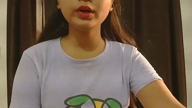 Snapshot of Cute-Bacchi chatting on 09-28-25, 01:11 Cute-Bacchi online show from 09-28-25, 01:11