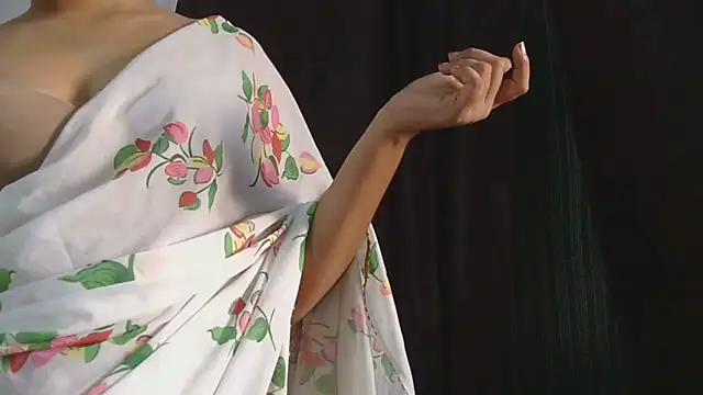 Snapshot of Cute-Bacchi chatting on 09-29-25, 01:22 Cute-Bacchi online show from 09-29-25, 01:22