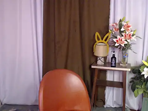 Snapshot of master_kent chatting on 10-26-25, 10:43 master kent online show from 10-26-25, 10:43