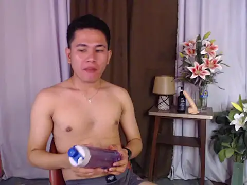 Snapshot of master_kent chatting on 10-31-25, 11:22 master kent online show from 10-31-25, 11:22