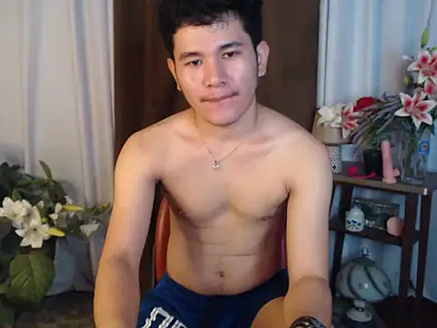 Snapshot of master_kent chatting on 12-19-25, 12:01 master kent online show from 12-19-25, 12:01