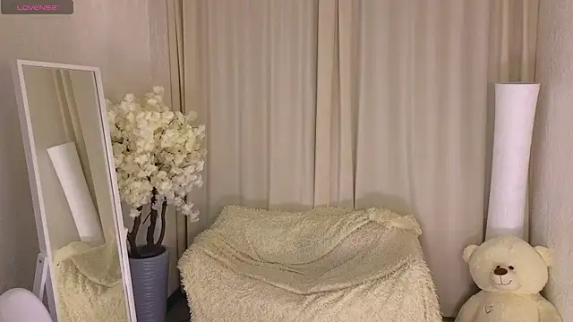 Janet Jee online show from 11-08-25, 11:54