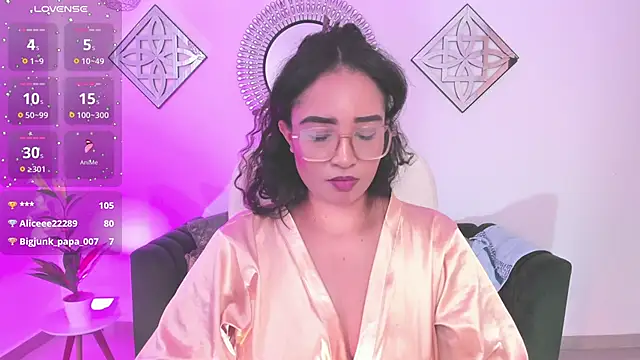 Sharon breezee online show from 10-05-25, 02:04