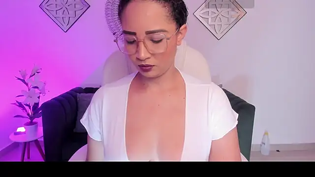 Sharon breezee online show from 10-17-25, 03:53