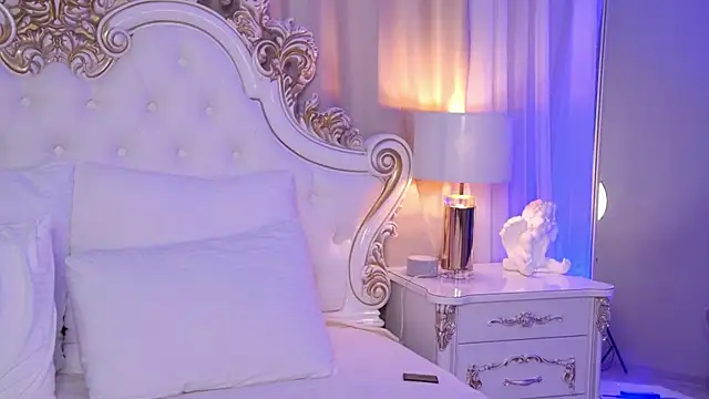 MeganStrain online show from 12-23-25, 06:11