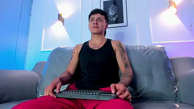 Leo santoro online show from 04-06-26, 01:23