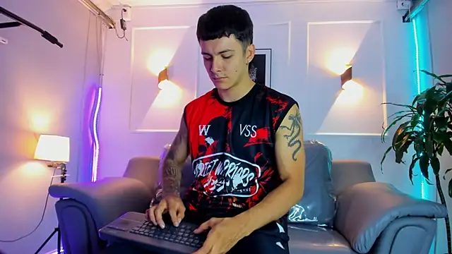 Leo santoro online show from 04-24-26, 02:19