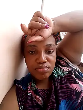 Snapshot of SexyKiarah chatting on 10-18-25, 12:17 SexyKiarah online show from 10-18-25, 12:17