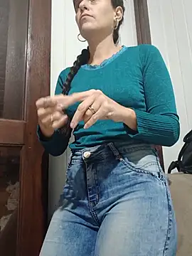 Snapshot of cicinha3657 chatting on 06-03-26, 04:15 cicinha3657 online show from 06-03-26, 04:15