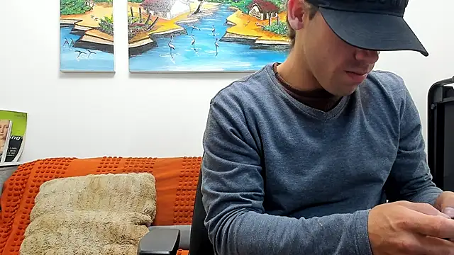 Snapshot of alex-golden chatting on 09-22-25, 01:24 alex-golden online show from 09-22-25, 01:24