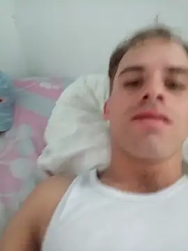 Snapshot of alex-golden chatting on 03-31-26, 02:50 alex-golden online show from 03-31-26, 02:50