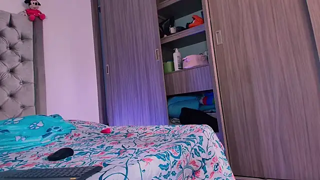 Snapshot of dreamsussi chatting on 02-25-26, 03:43 dreamsussi online show from 02-25-26, 03:43