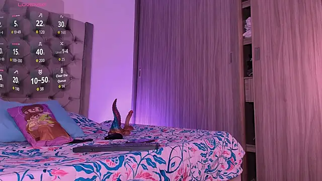 Snapshot of dreamsussi chatting on 03-13-26, 10:49 dreamsussi online show from 03-13-26, 10:49