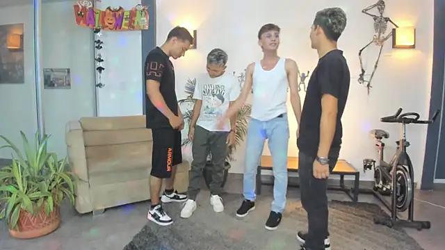 Bisexlifehot   online show from 10-20-25, 11:05