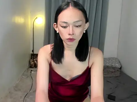 Mysterious tgirl online show from 04-19-26, 06:10