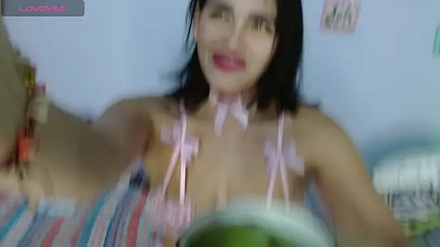 Snapshot of angelly__kate chatting on 06-11-26, 01:27 angelly kate online show from 06-11-26, 01:27