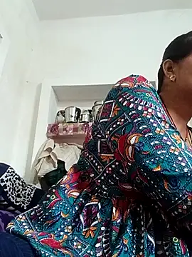 Snapshot of Chhaya_hot chatting on 09-18-25, 05:09 Chhaya hot online show from 09-18-25, 05:09