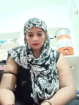 Snapshot of Chhaya_hot chatting on 10-14-25, 02:40 Chhaya hot online show from 10-14-25, 02:40