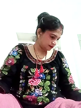 Snapshot of Chhaya_hot chatting on 10-28-25, 02:26 Chhaya hot online show from 10-28-25, 02:26