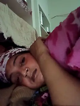 Snapshot of Chhaya_hot chatting on 11-17-25, 11:38 Chhaya hot online show from 11-17-25, 11:38