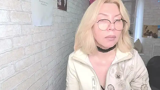 Wendy Waves online show from 10-28-25, 10:41