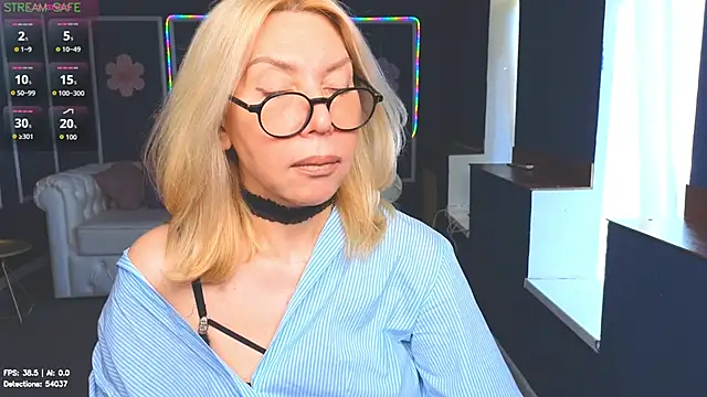 Wendy Waves online show from 07-21-26, 01:35