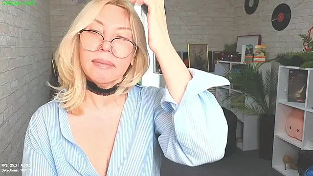 Wendy Waves online show from 07-24-26, 12:47