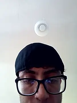 Snapshot of Jaleale33 chatting on 09-24-25, 07:50 Jaleale33 online show from 09-24-25, 07:50