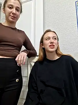 Snapshot of yourfavpsy_ chatting on 09-16-25, 12:39 yourfavpsy online show from 09-16-25, 12:39