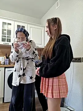 Snapshot of yourfavpsy_ chatting on 09-26-25, 01:37 yourfavpsy online show from 09-26-25, 01:37