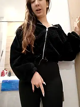 Snapshot of yourfavpsy_ chatting on 10-15-25, 12:05 yourfavpsy online show from 10-15-25, 12:05