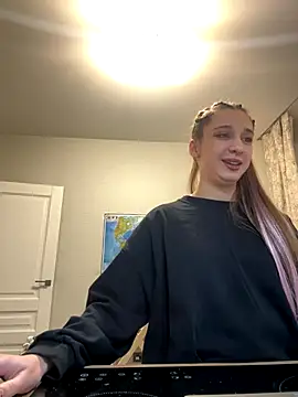 Snapshot of yourfavpsy_ chatting on 12-14-25, 02:11 yourfavpsy online show from 12-14-25, 02:11