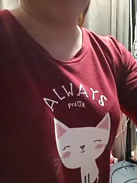 Snapshot of hihiakiko chatting on 11-14-25, 02:16 hihiakiko online show from 11-14-25, 02:16