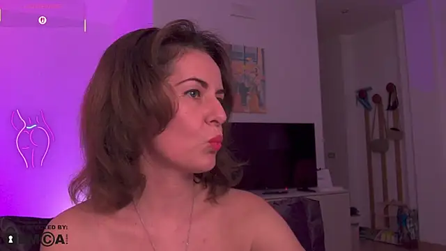 Witch in Silk online show from 11-17-25, 08:47