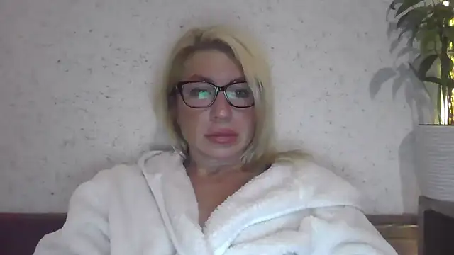 fox red lady7 online show from 10-16-25, 08:54