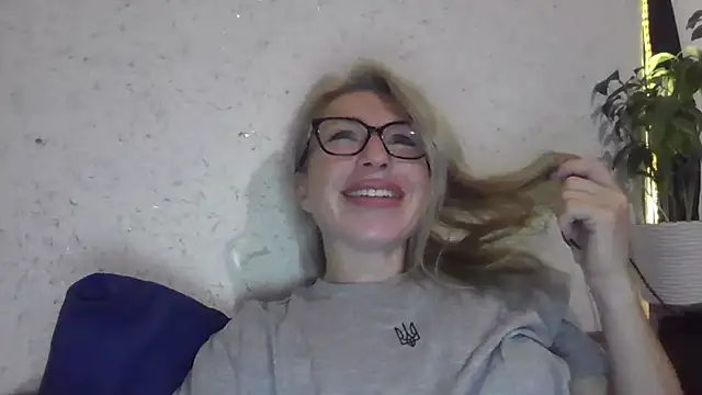 fox red lady7 online show from 10-24-25, 03:52