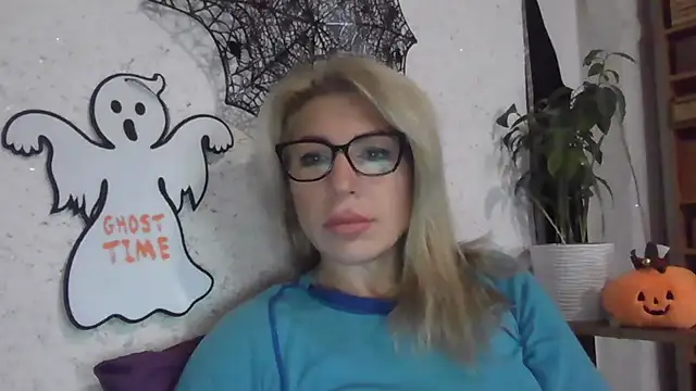 fox red lady7 online show from 10-27-25, 06:50