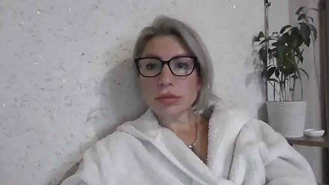 fox red lady7 online show from 11-16-25, 12:11