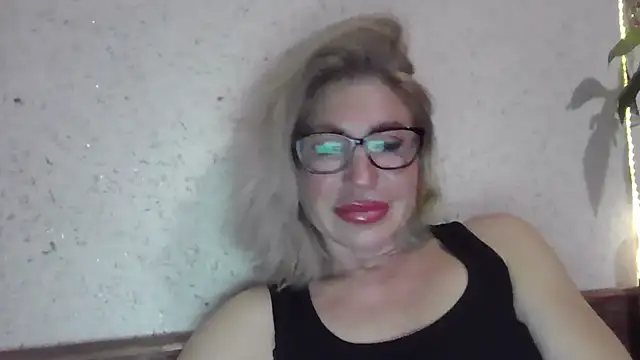 fox red lady7 online show from 04-13-26, 07:19