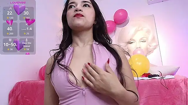 LUNAA    online show from 09-27-25, 04:28