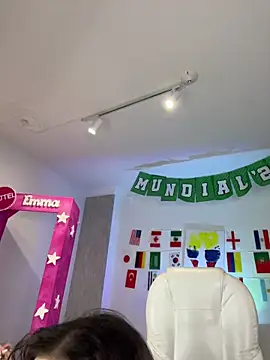 LUNAA    online show from 07-04-26, 03:24