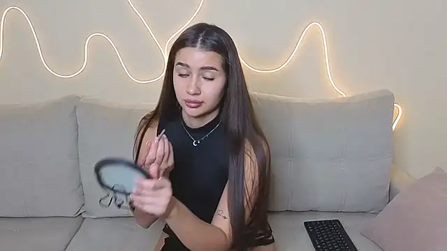 KathrynBrooks online show from 11-17-25, 02:23