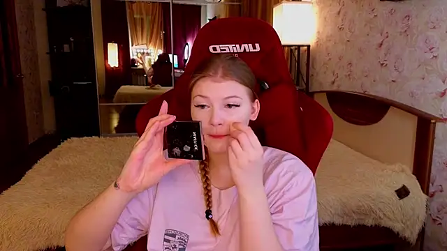 Jenny Skinner20 online show from 11-16-25, 03:28