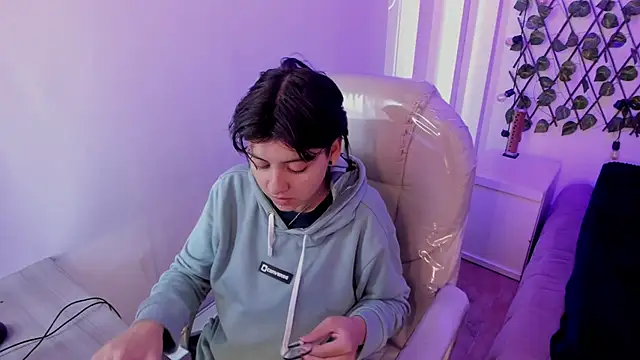 Snapshot of Nathaly_ds chatting on 10-25-25, 08:14 Nathaly ds online show from 10-25-25, 08:14