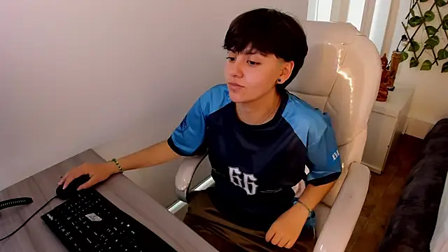 Snapshot of Nathaly_ds chatting on 12-02-25, 07:42 Nathaly ds online show from 12-02-25, 07:42