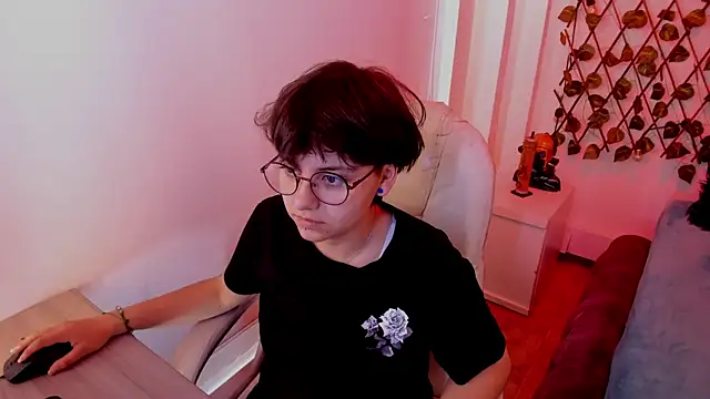 Snapshot of Nathaly_ds chatting on 12-17-25, 08:04 Nathaly ds online show from 12-17-25, 08:04