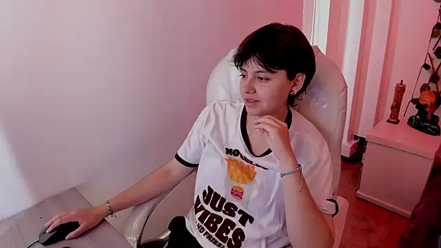 Snapshot of Nathaly_ds chatting on 01-09-26, 06:53 Nathaly ds online show from 01-09-26, 06:53